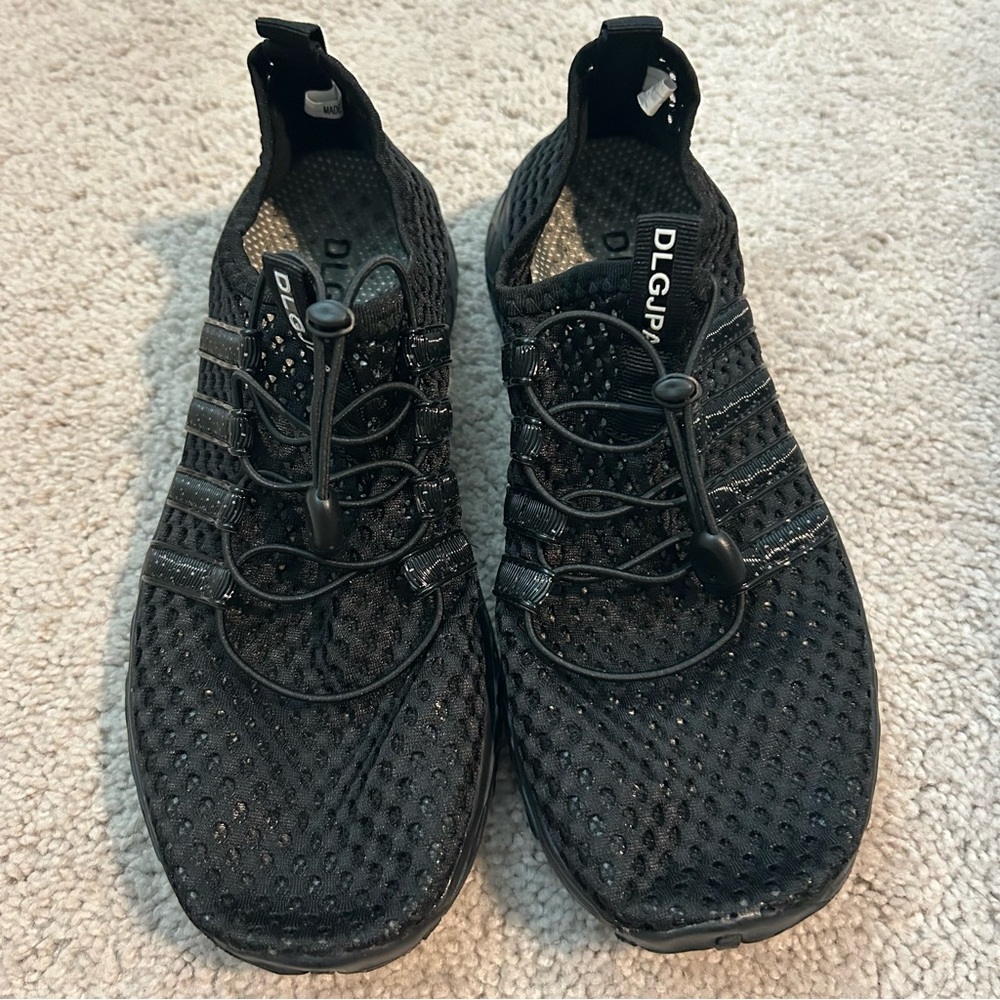 Water Shoes Sneakers All Black Lightweight Size 9 Quick Dry Workout NEW